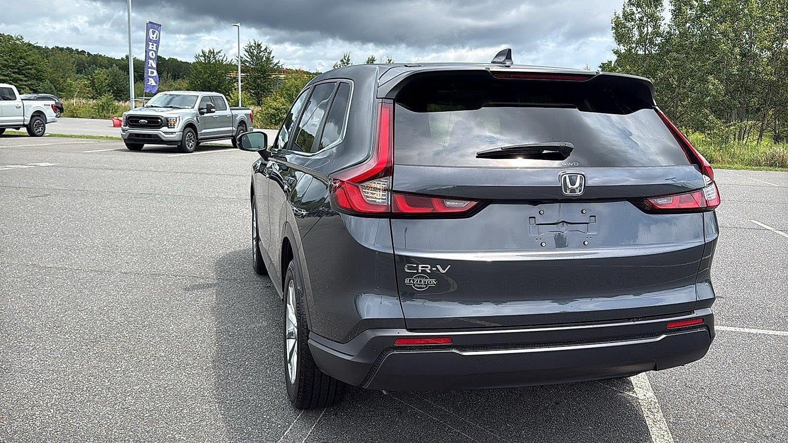 Used 2025 Honda CR-V EX image 8