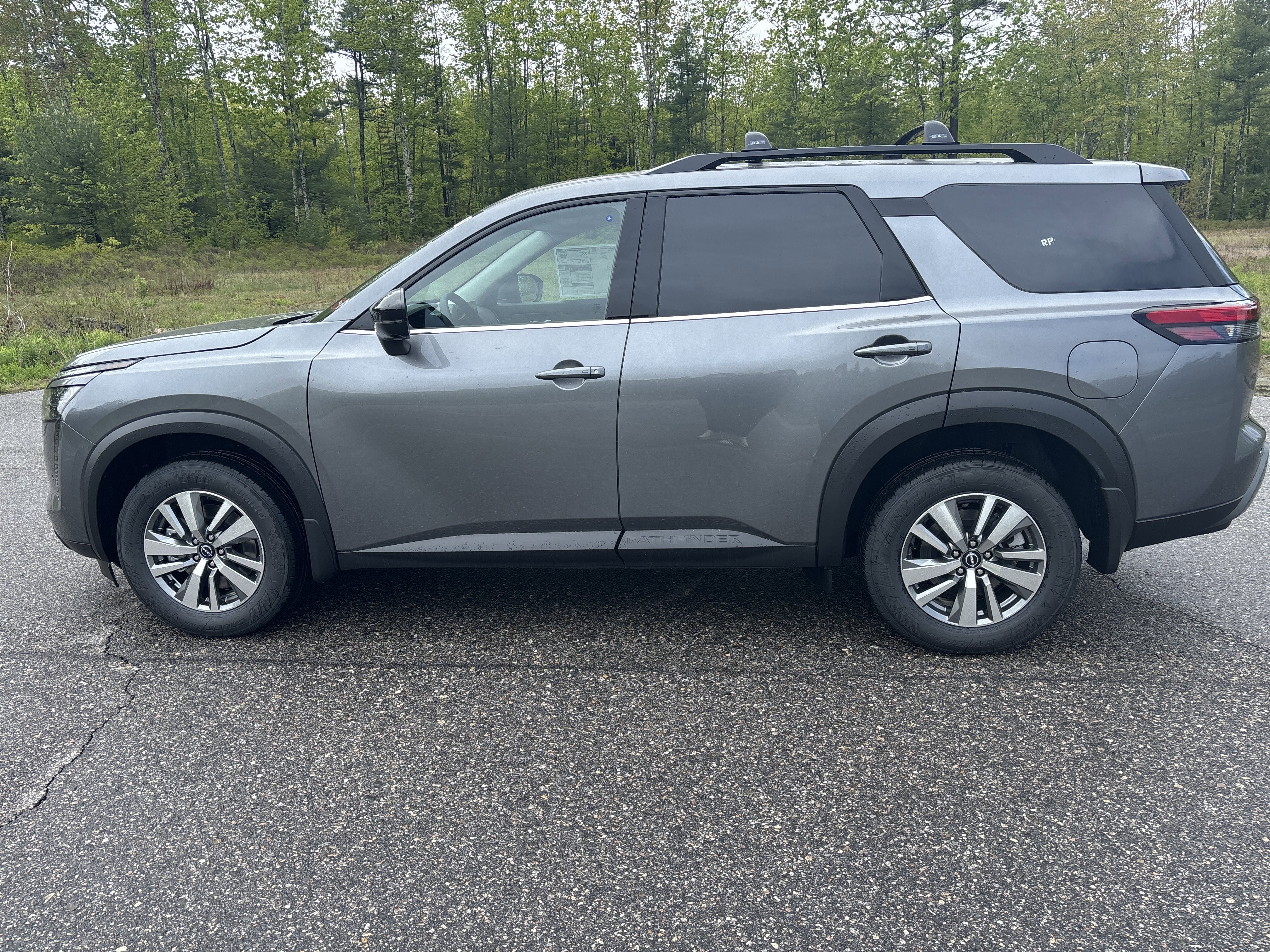 New 2026 Nissan Pathfinder SL AWD/4WD image 2