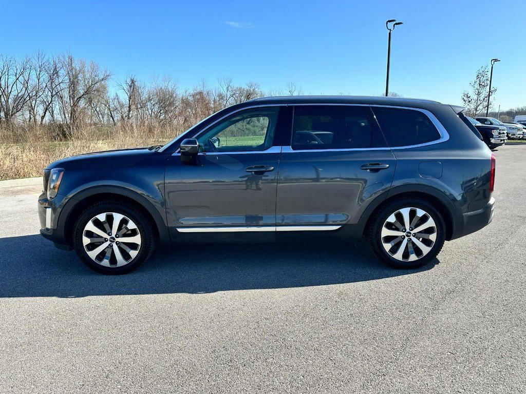 Used 2022 Kia Telluride EX w/ EX Premium Package image 2