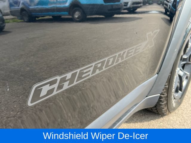 Used 2022 Jeep Cherokee Latitude AWD/4WD image 30