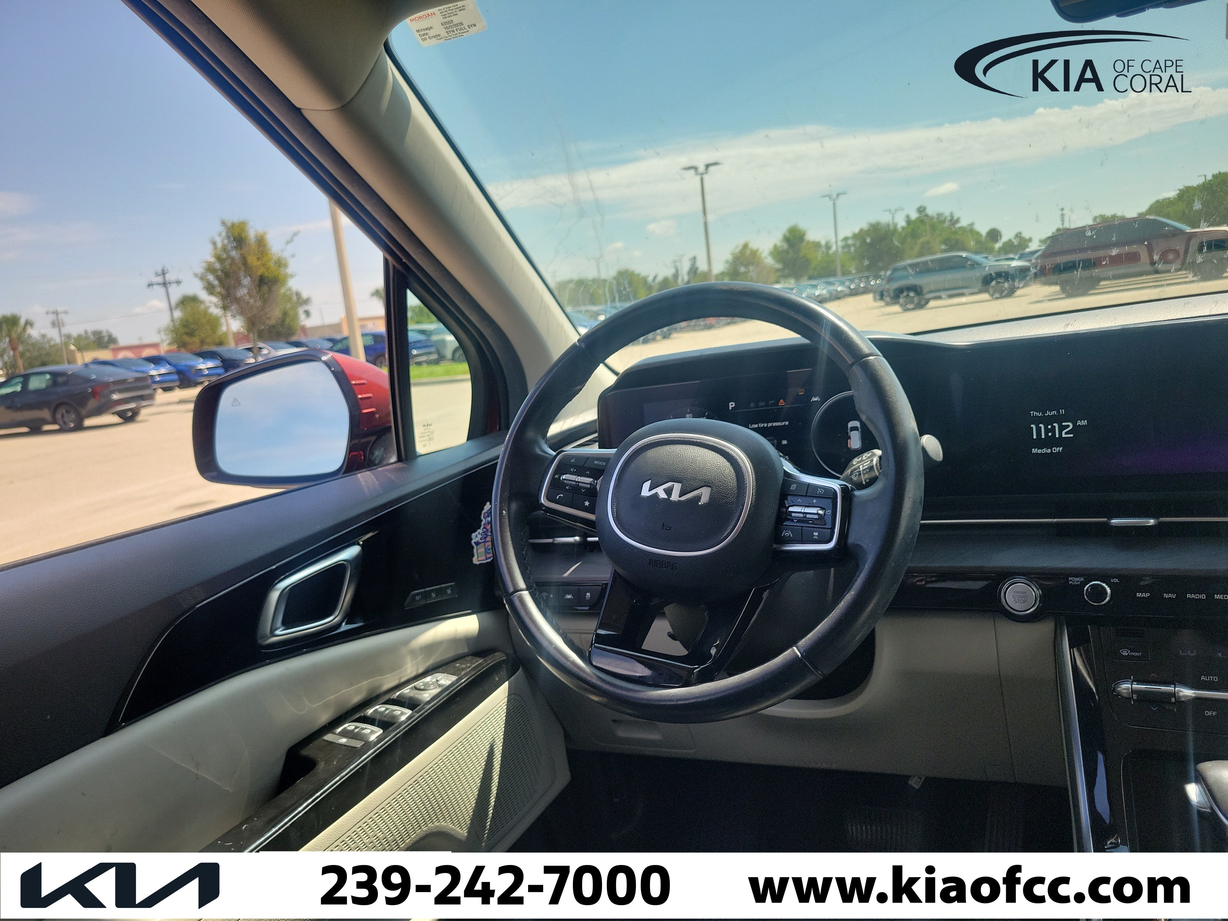 Certified 2023 Kia Carnival SX FWD image 32