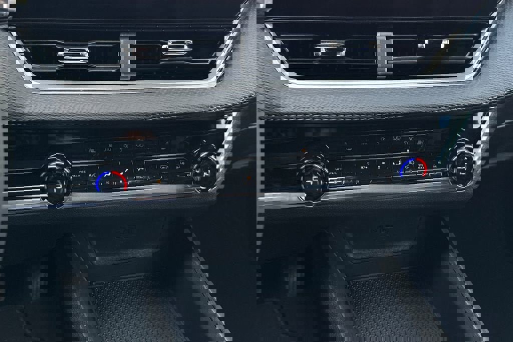 New 2026 Chevrolet Equinox LT w/ Convenience Package II image 21