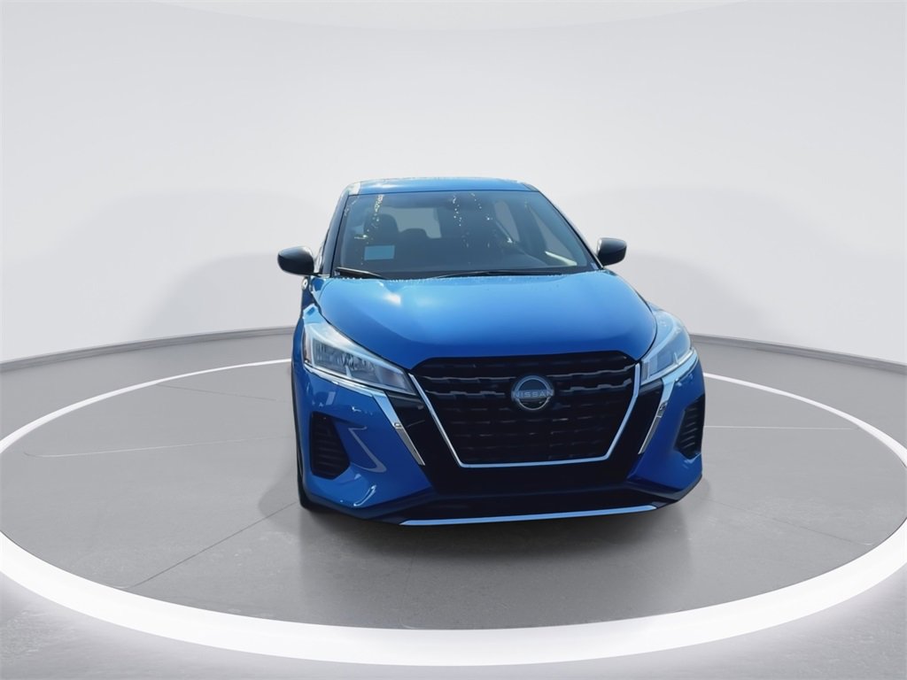 New 2025 Nissan Kicks Play S image 3
