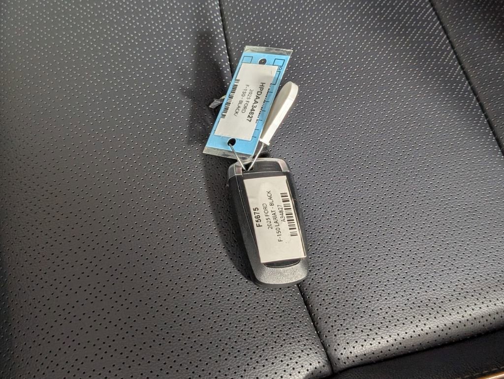 Used 2025 Ford F150 Lariat w/ Equipment Group 502A High image 31