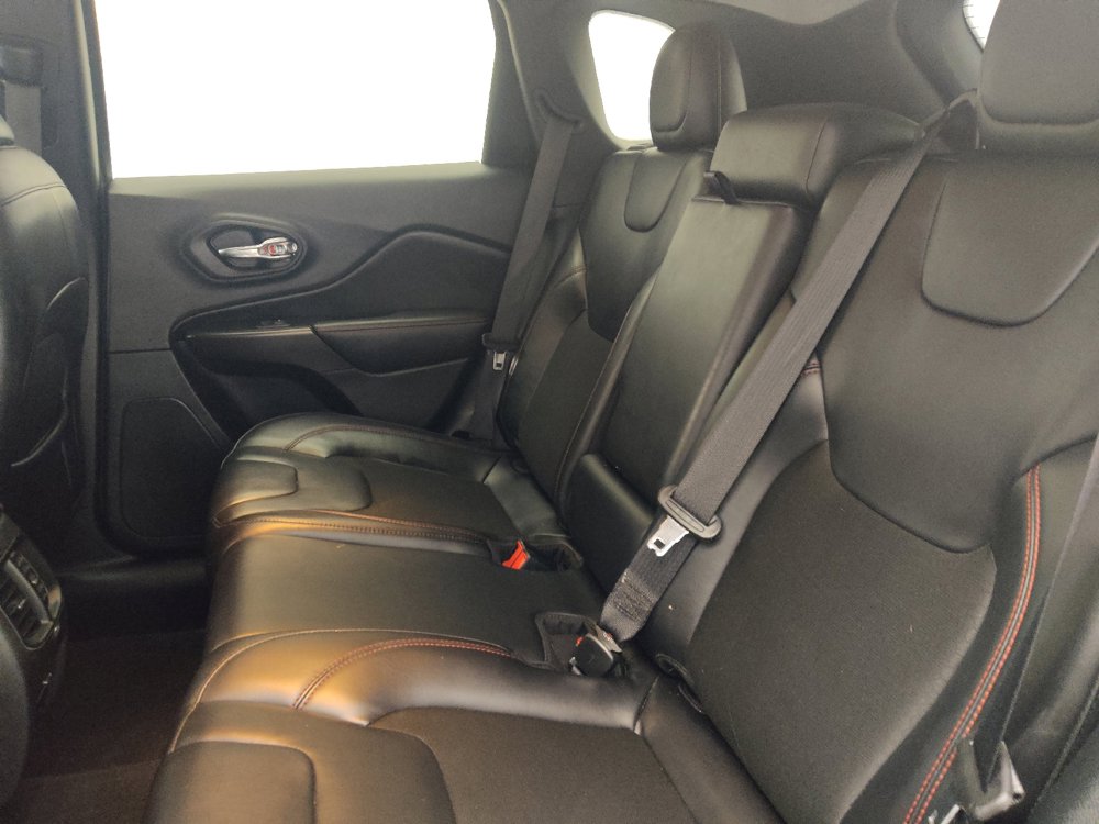 Used 2020 Jeep Cherokee Trailhawk w/ Cold Weather Group AWD/4WD image 18