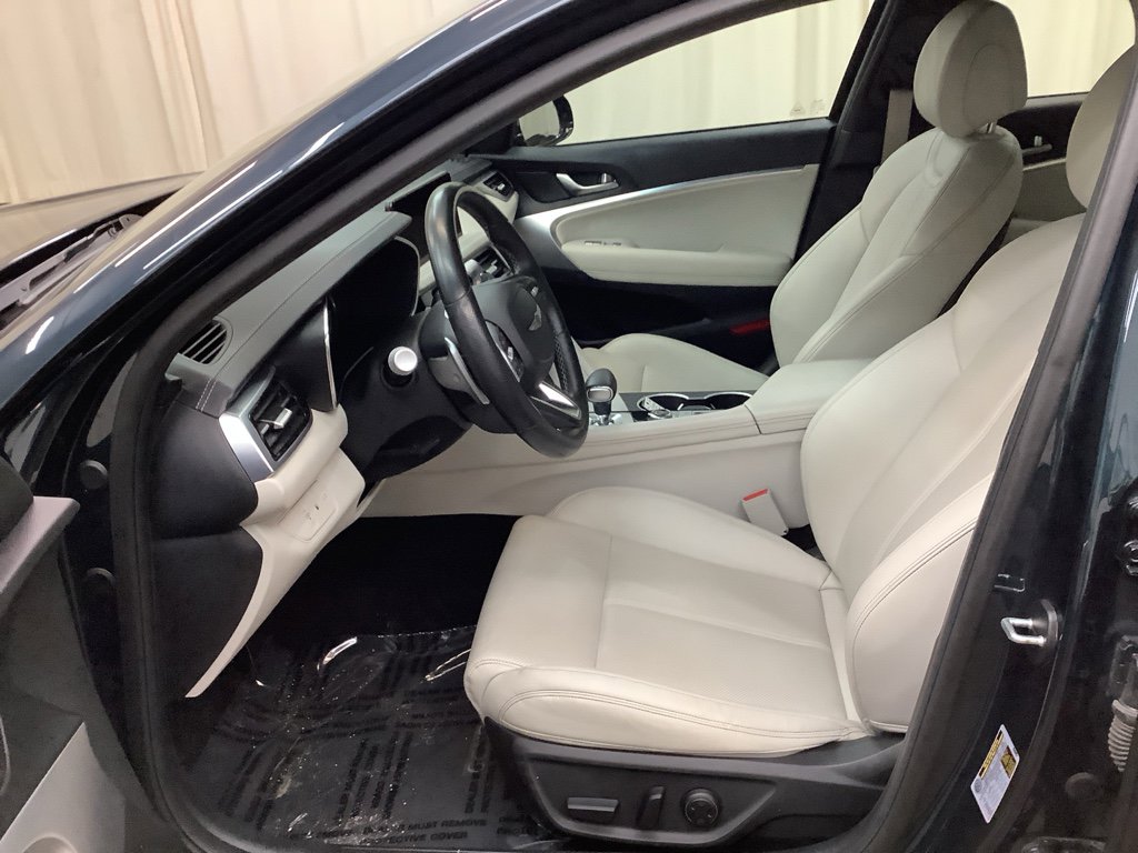 Used 2024 Genesis G70 2.5T image 15