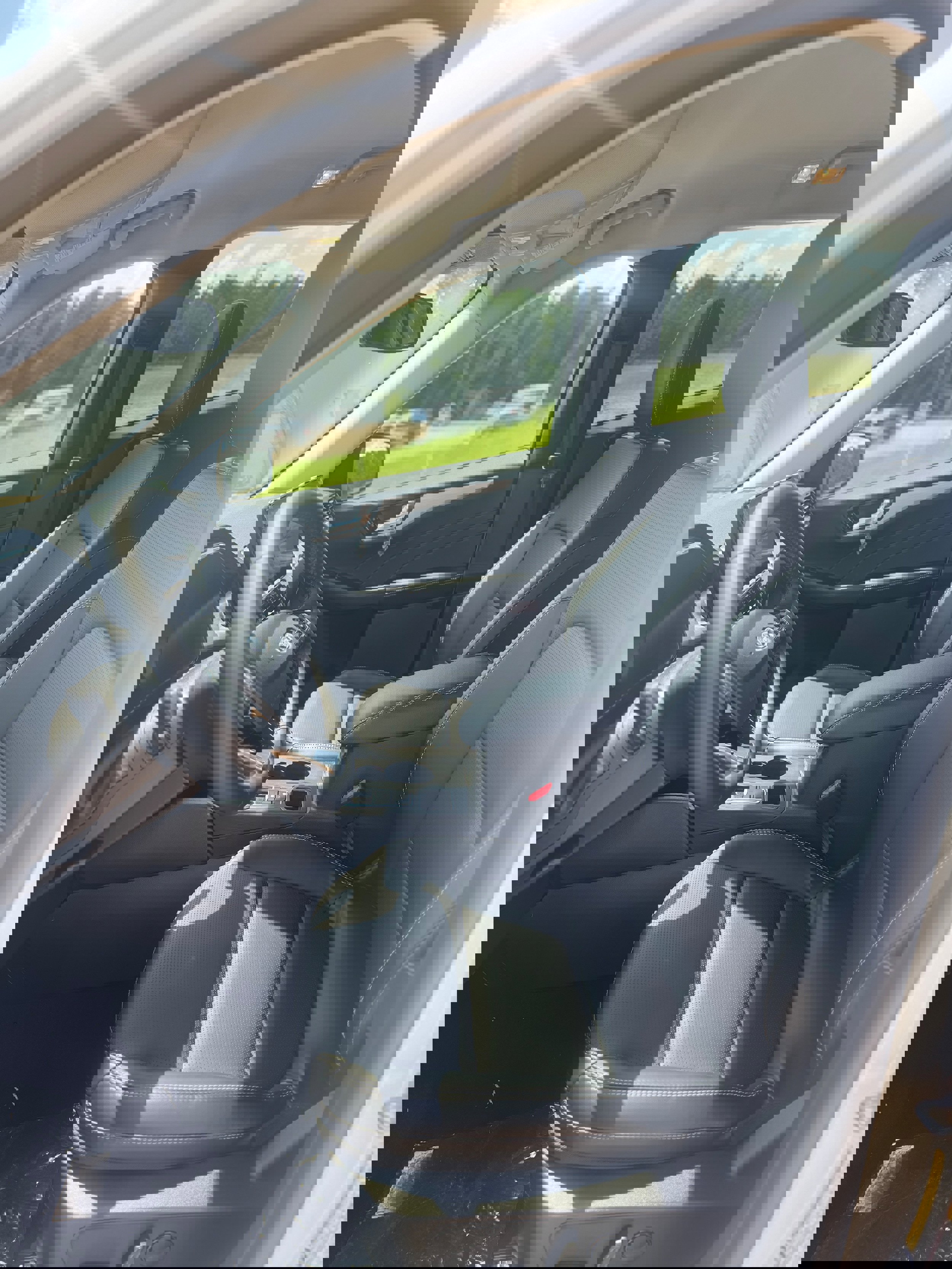 Used 2024 Ford Escape Platinum image 4