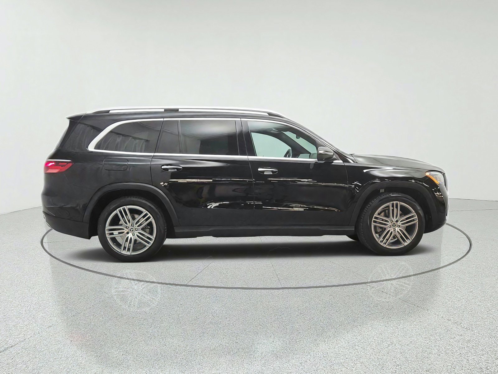 Certified 2024 Mercedes-Benz GLS 450 4MATIC image 4