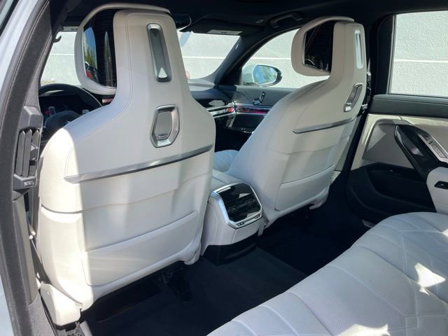 Used 2026 BMW 740i xDrive w/ Premium Package AWD/4WD image 8