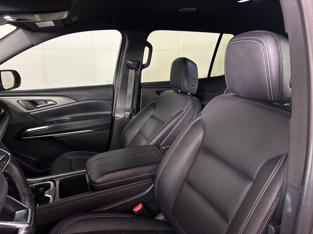 Used 2025 Chevrolet Traverse LT FWD image 22