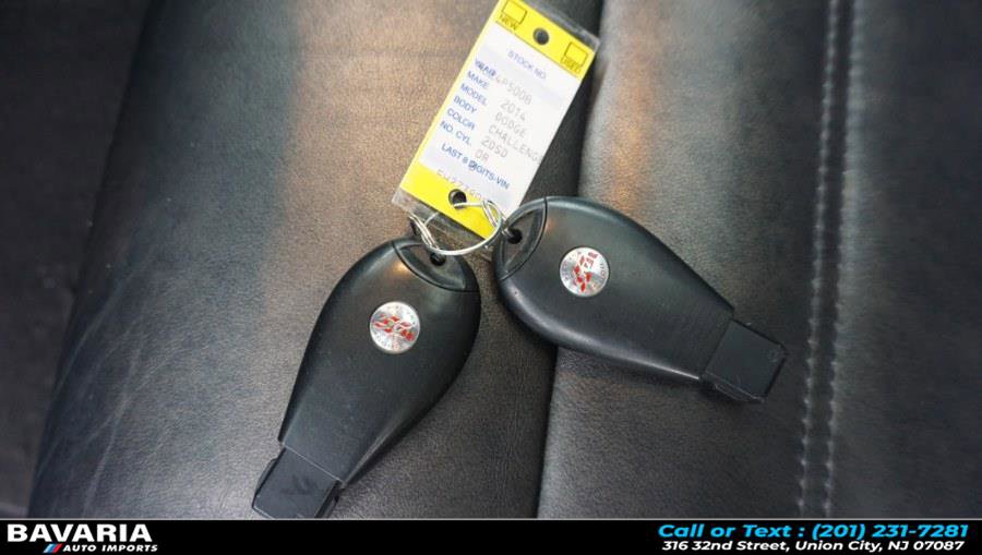 Used 2014 Dodge Challenger R/T image 40