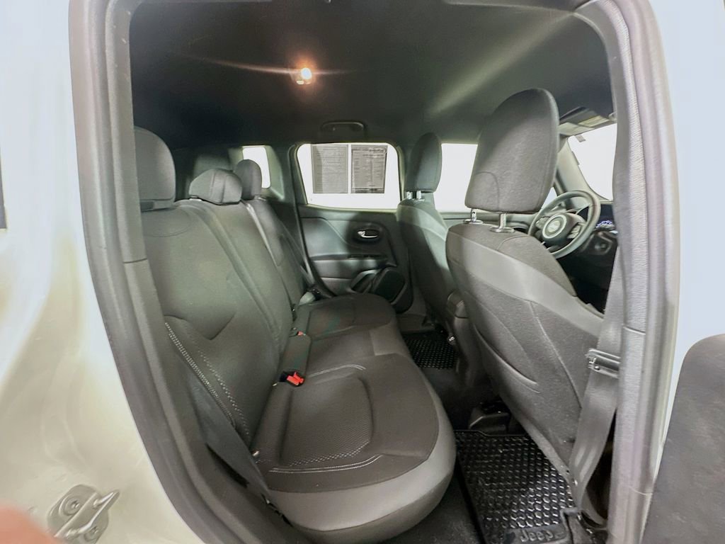 Used 2022 Jeep Renegade Altitude image 24