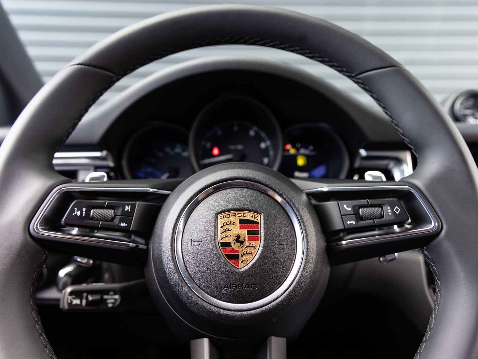 Certified 2026 Porsche Macan AWD/4WD image 14