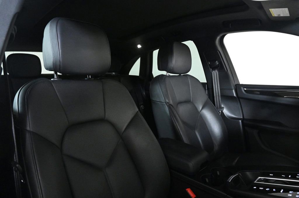 Certified 2023 Porsche Macan S image 18