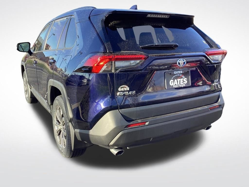 Used 2022 Toyota RAV4 XLE Premium AWD/4WD image 8