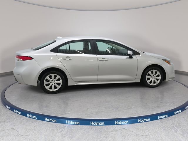 Certified 2025 Toyota Corolla LE FWD image 4
