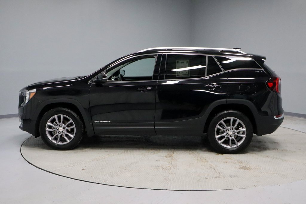 Used 2024 GMC Terrain SLT image 8