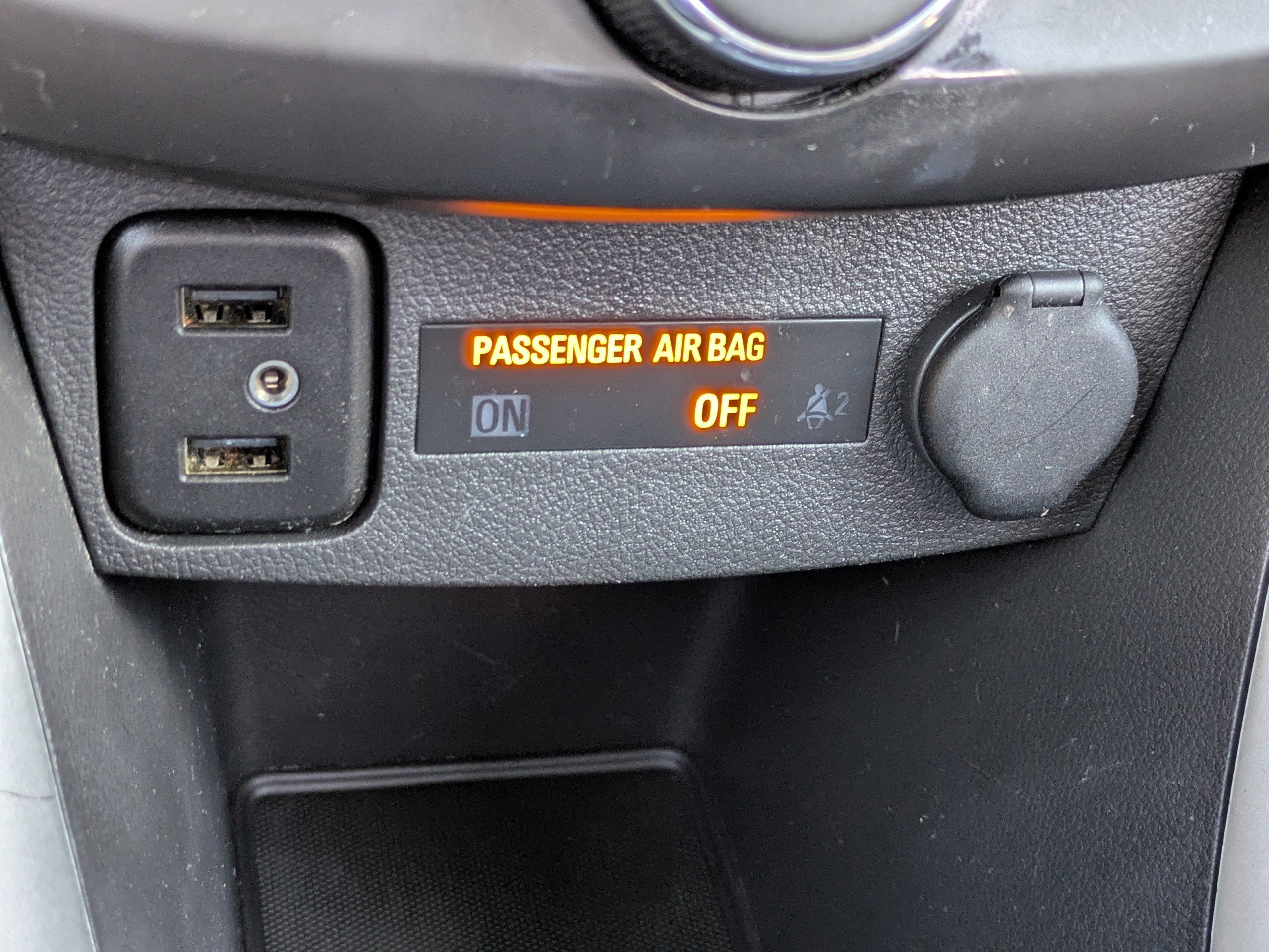 Used 2019 Chevrolet Trax LT w/ LT Convenience Package image 27