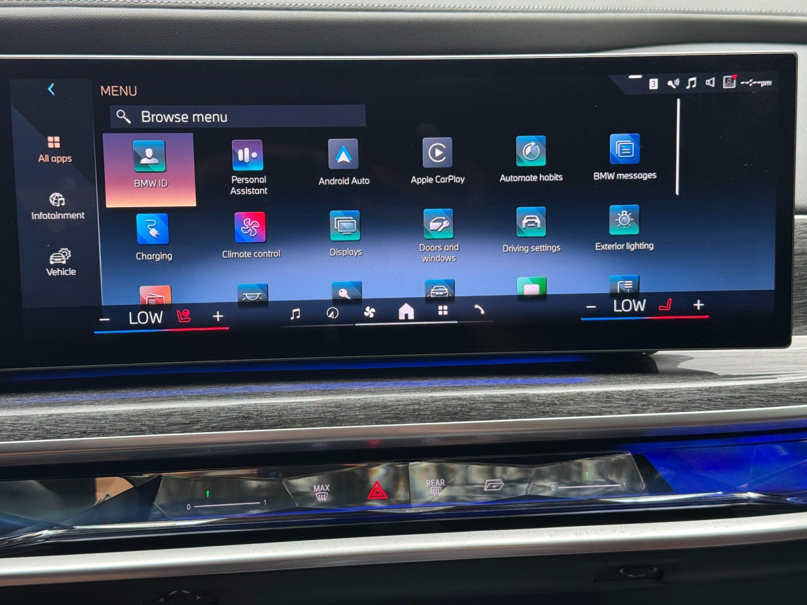 Used 2023 BMW i7 xDrive60 w/ Executive Package 2 AWD/4WD image 28