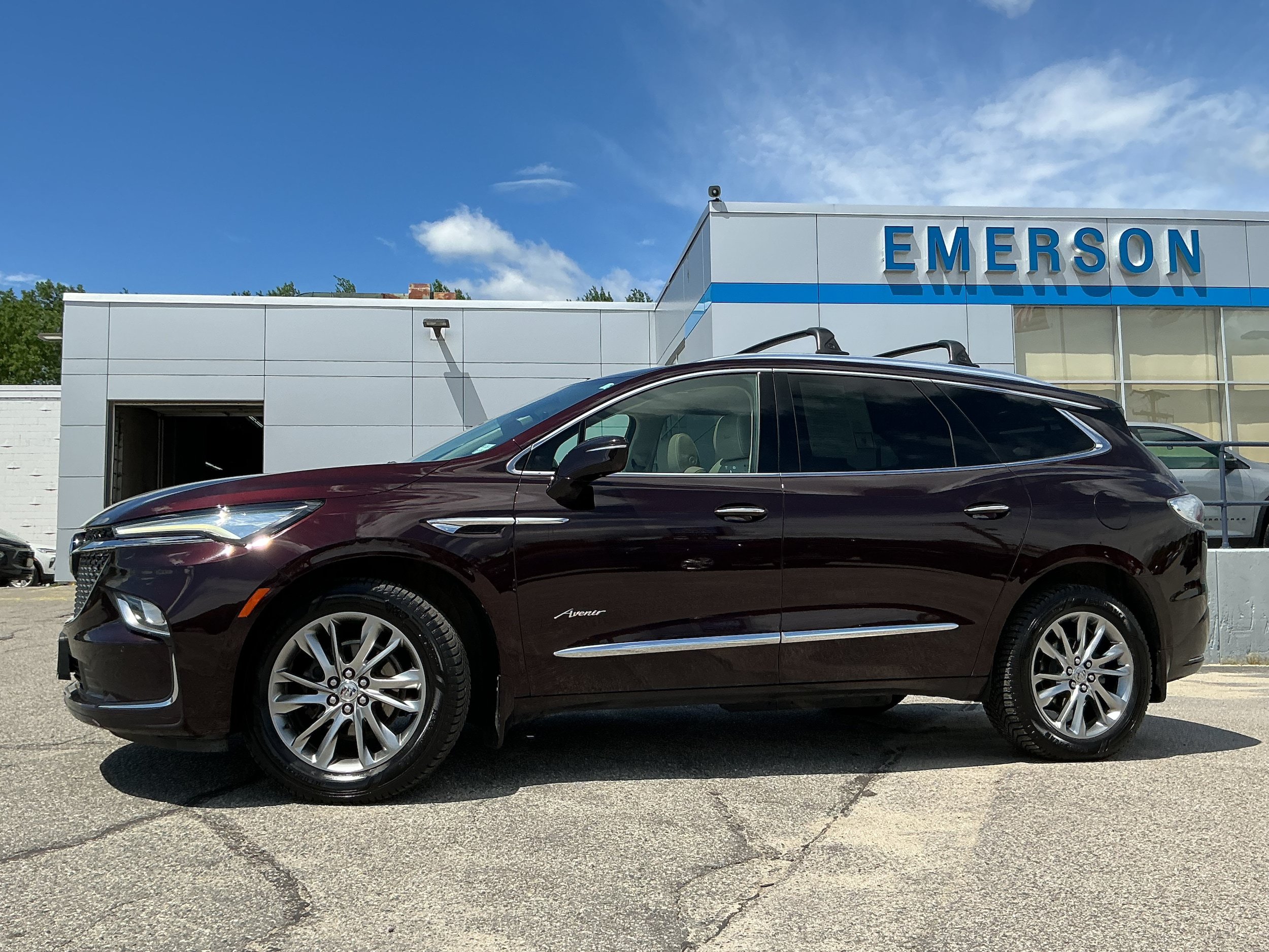 Certified 2023 Buick Enclave Avenir AWD/4WD image 6