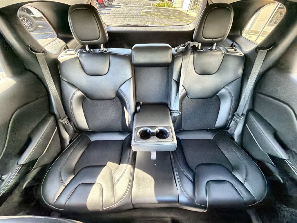 Used 2021 Jeep Cherokee Latitude Plus AWD/4WD image 26