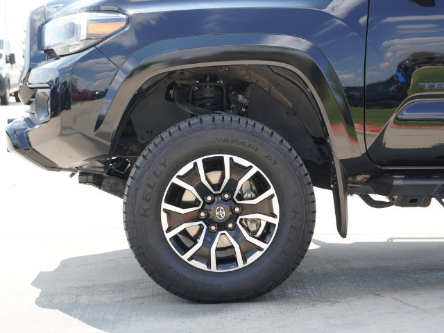 Used 2023 Toyota Tacoma TRD Sport w/ Technology Package AWD/4WD image 12