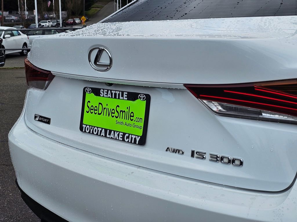 Used 2017 Lexus IS 300 F Sport w/ F Sport Package image 13