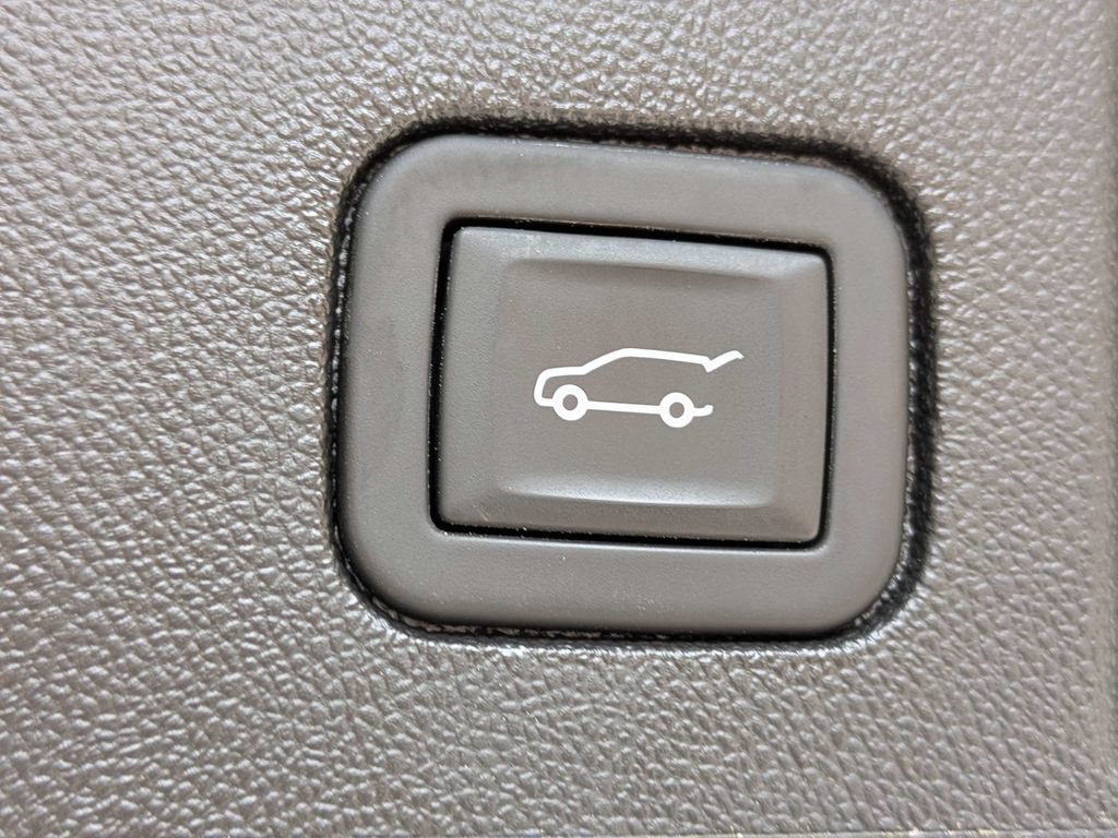 Used 2023 Chevrolet Equinox LT FWD image 14