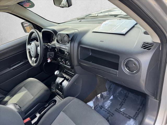 Used 2016 Jeep Patriot Sport w/ Power Value Group FWD image 19