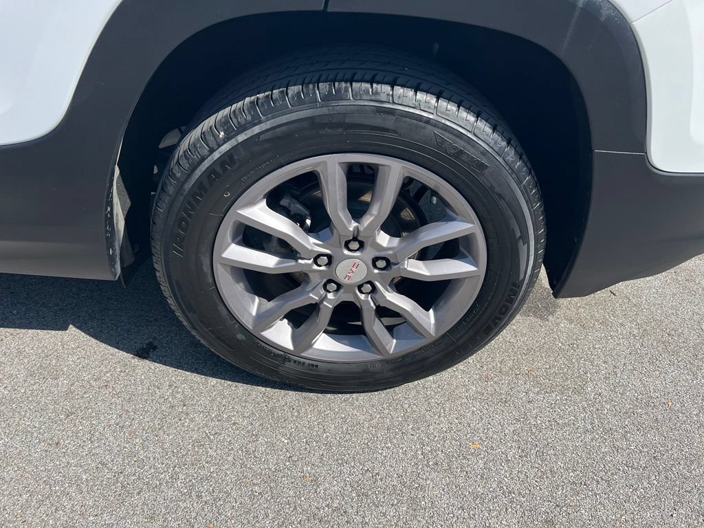 Used 2024 GMC Terrain SLT AWD/4WD image 14