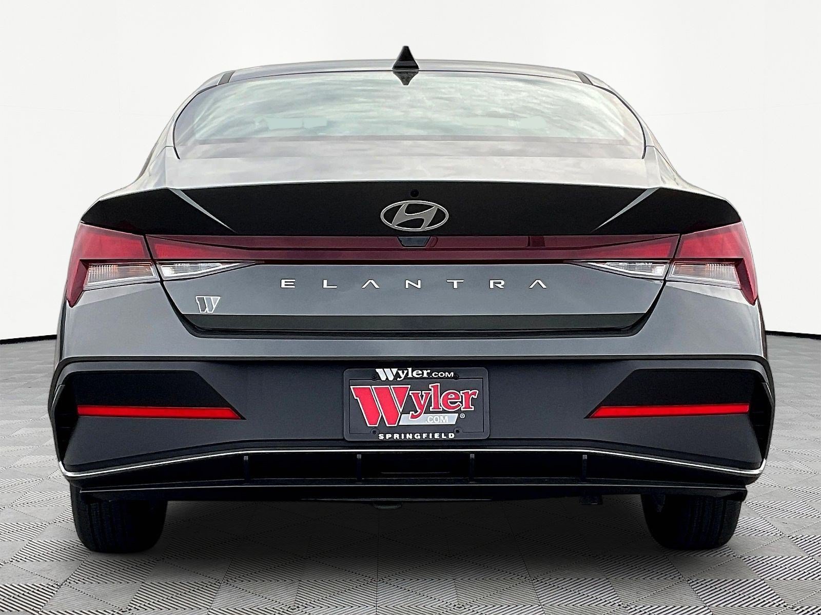 New 2026 Hyundai Elantra SE FWD image 5