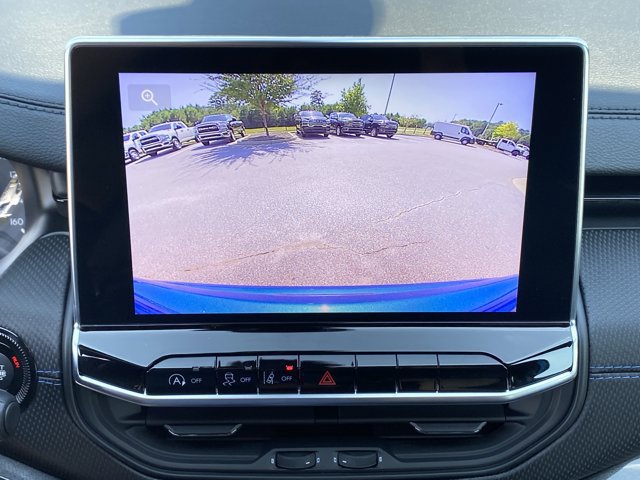 New 2025 Jeep Compass Latitude w/ Sun & Sound Group AWD/4WD image 12