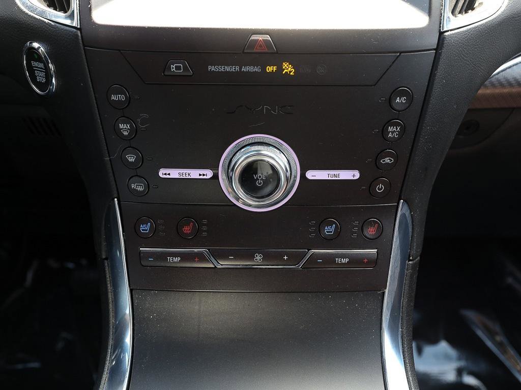Used 2020 Ford Edge Titanium w/ Equipment Group 301A AWD/4WD image 18
