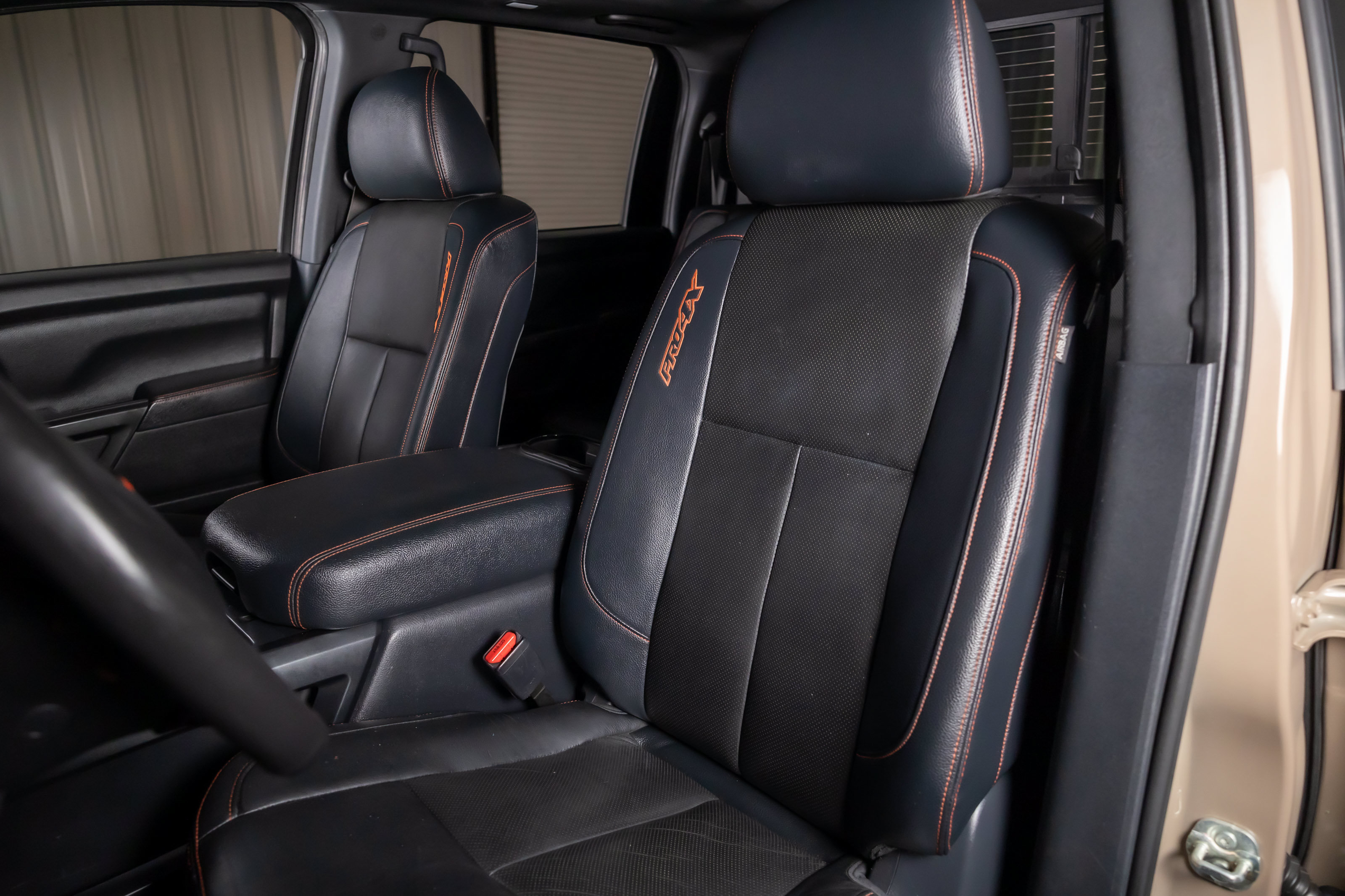 Used 2020 Nissan Titan PRO-4X w/ Pro-4x Convenience Package AWD/4WD image 5