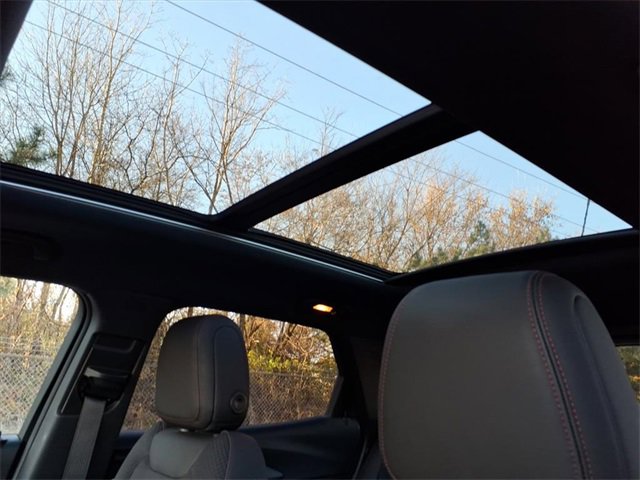 Used 2023 Chevrolet TrailBlazer RS w/ Sun and Liftgate Package image 13