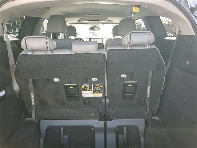 Used 2025 Toyota Sienna XLE w/ XLE Plus Package image 6