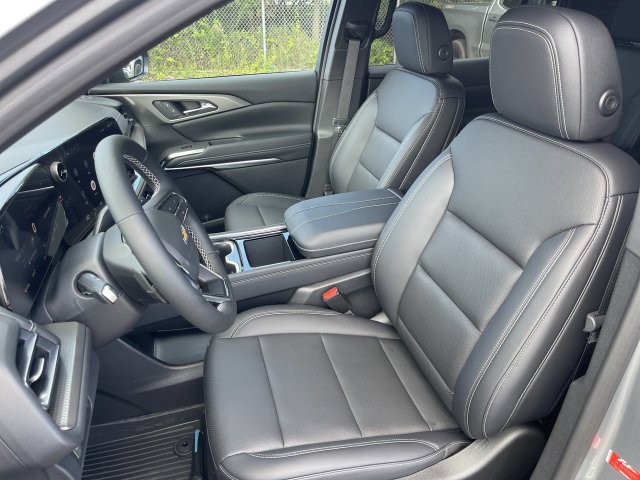 New 2026 Chevrolet Traverse LT w/ Sun and Wheel Package AWD/4WD image 11