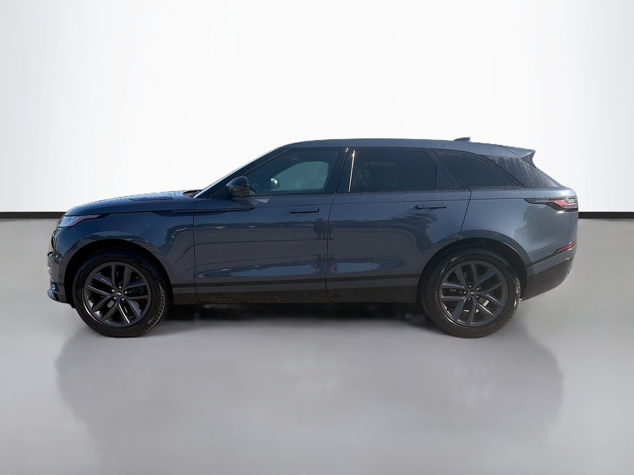 Used 2026 Land Rover Range Rover Velar Dynamic SE AWD/4WD image 2