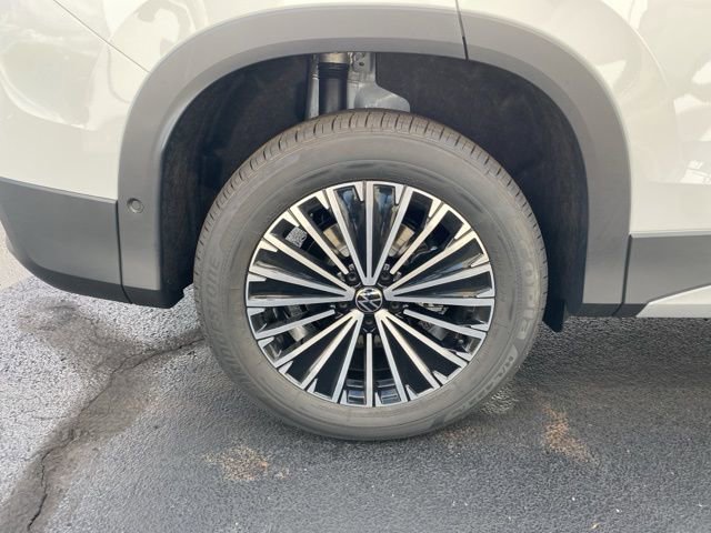 Used 2025 Volkswagen Tiguan S AWD/4WD image 15