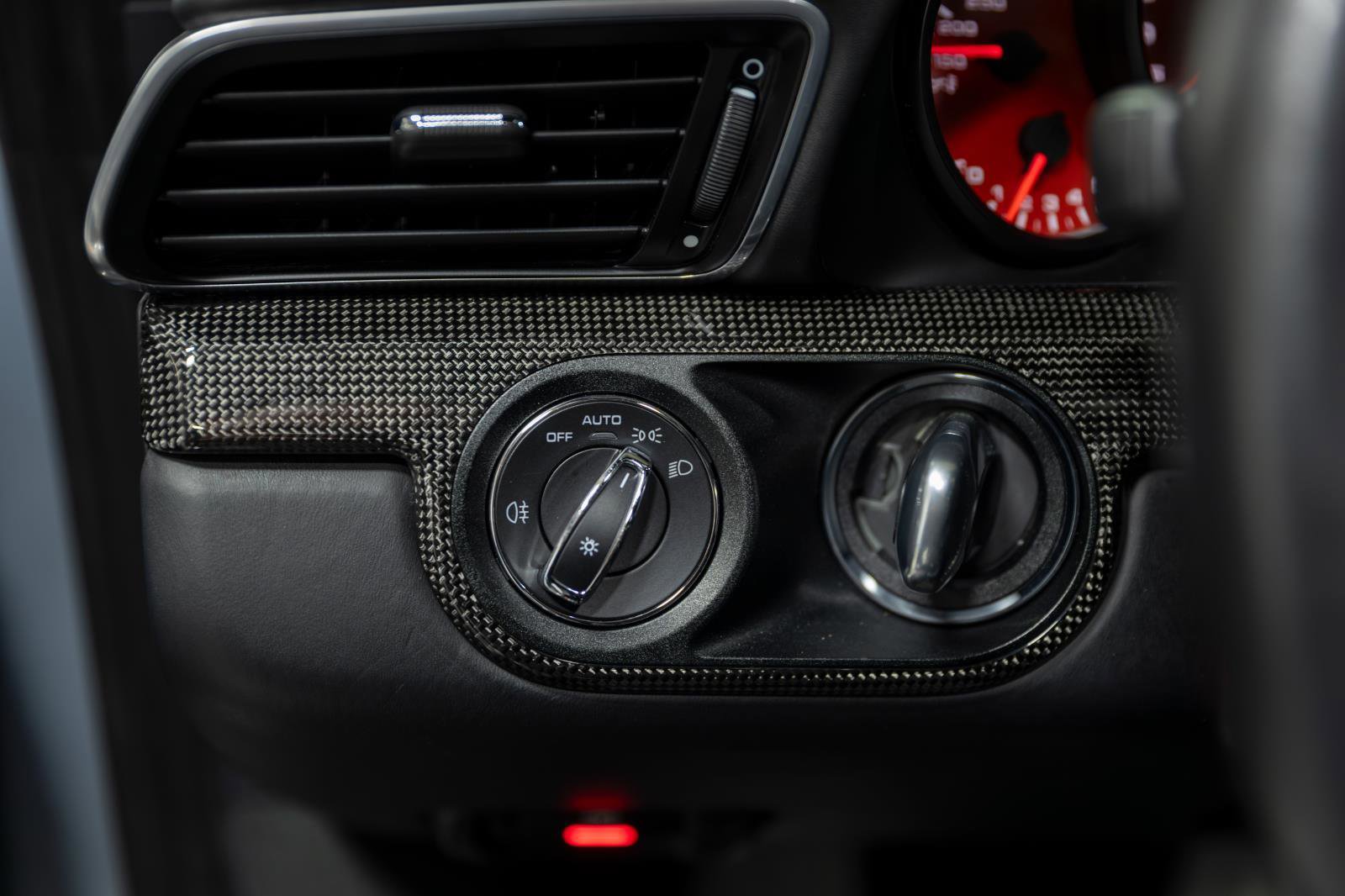 Used 2016 Porsche 911 Turbo image 89