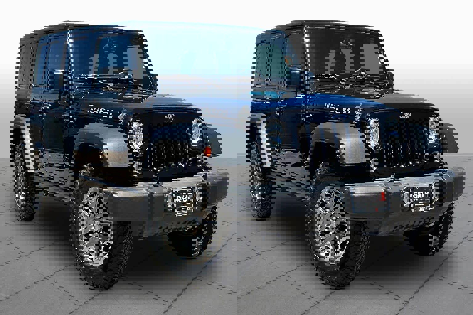 Used 2016 Jeep Wrangler Unlimited Rubicon w/ Connectivity Group image 3