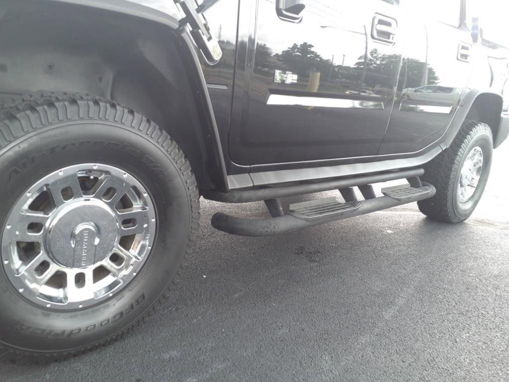 Used 2005 HUMMER H2 SUT w/ Preferred Equipment Group image 9
