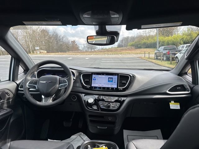 New 2026 Chrysler Pacifica Select image 13