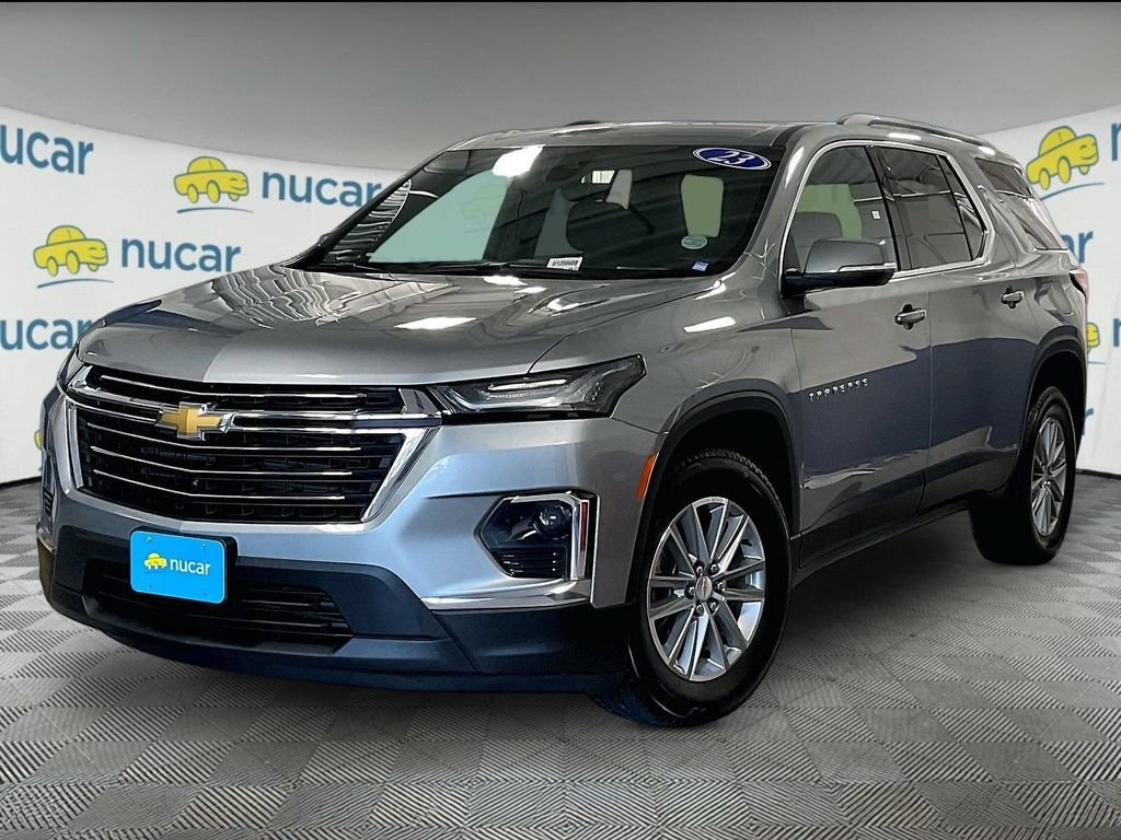 Used 2023 Chevrolet Traverse LT w/ Rear Camera Mirror Package AWD/4WD image 3
