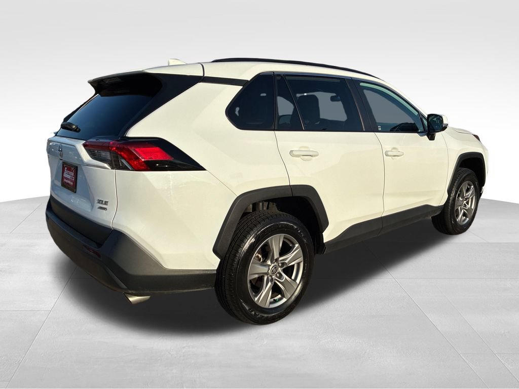 Used 2024 Toyota RAV4 XLE AWD/4WD image 5