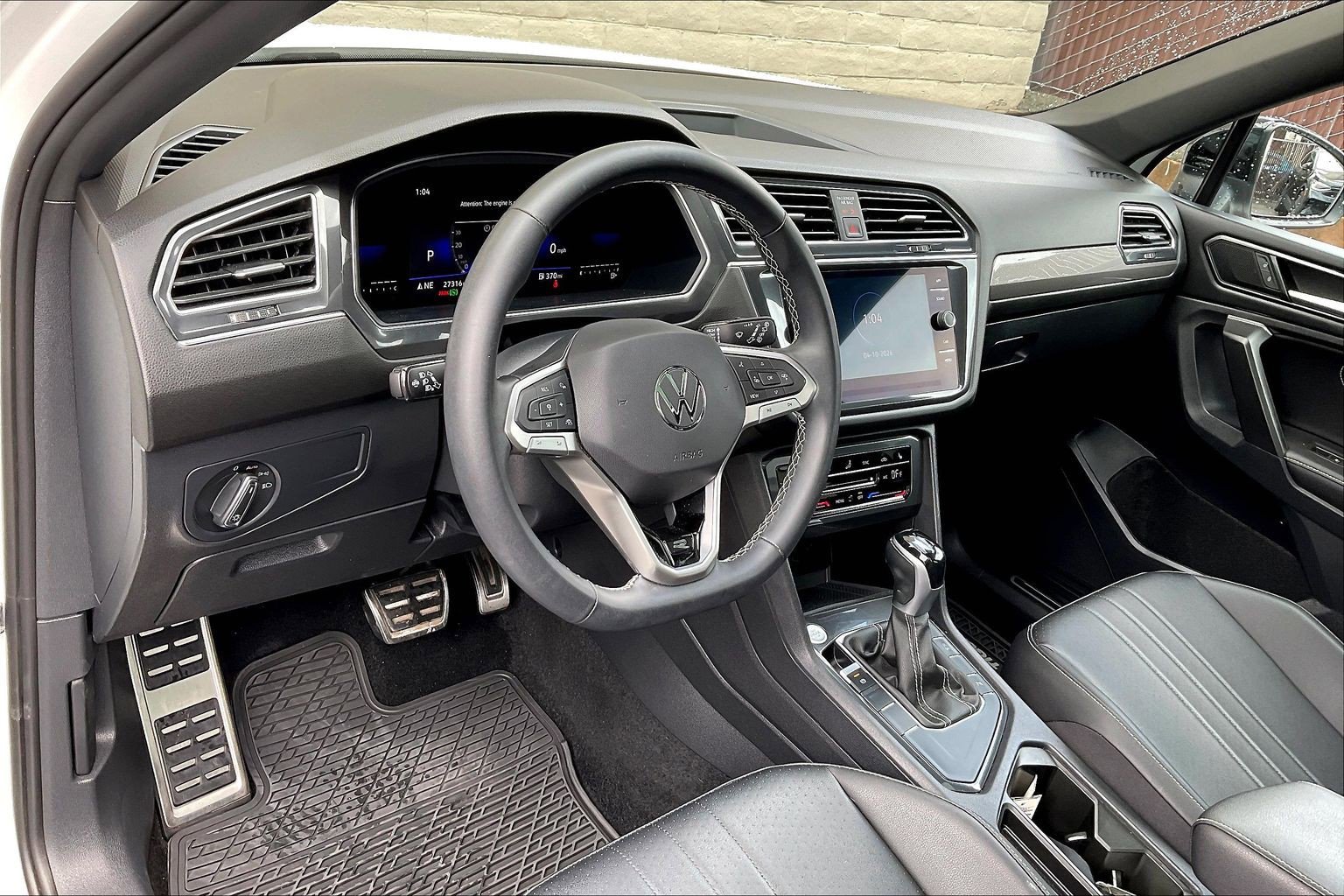 Certified 2023 Volkswagen Tiguan SE R-Line FWD image 12