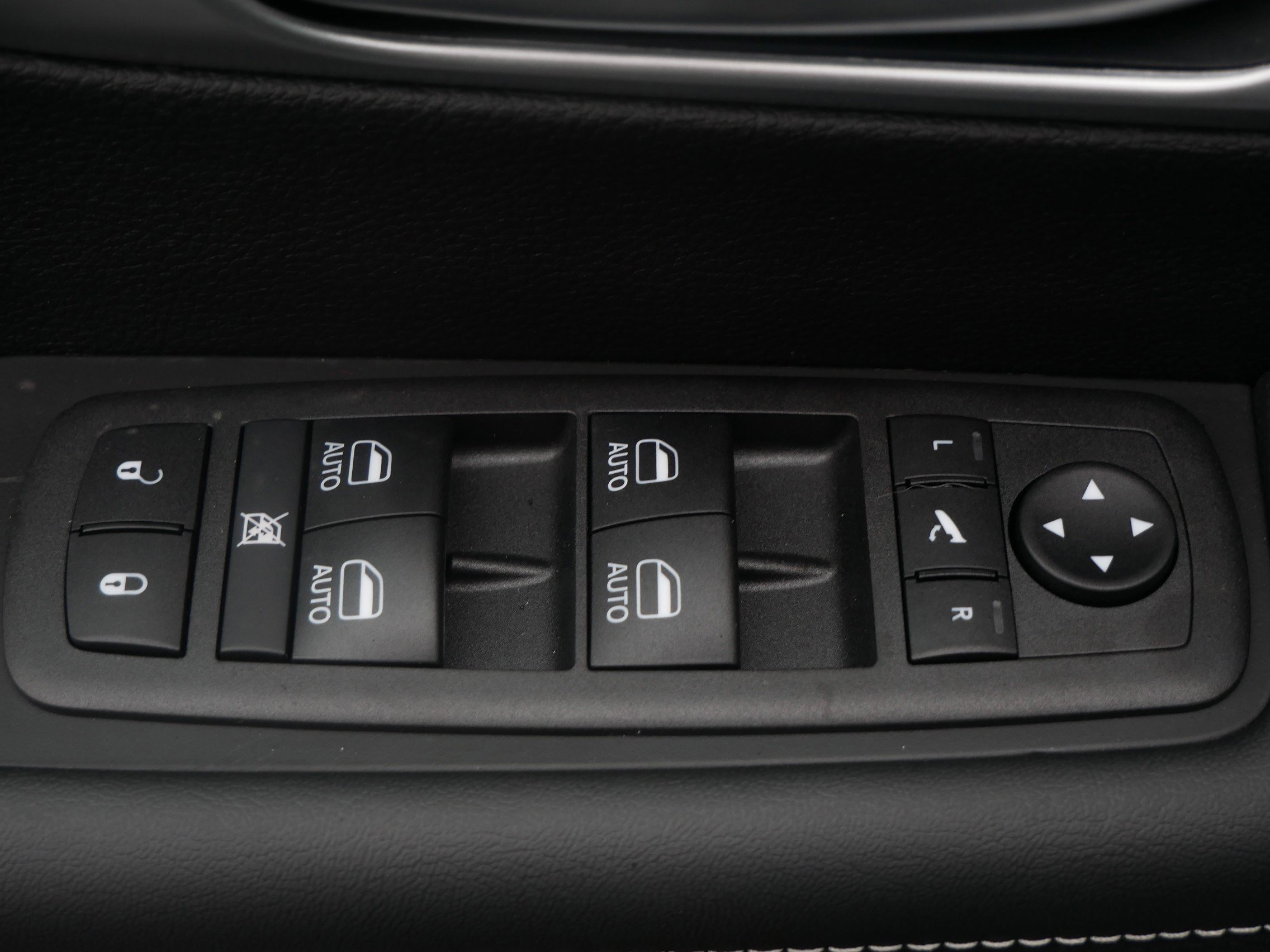 New 2026 Chrysler Pacifica Limited w/ S Appearance Package image 14
