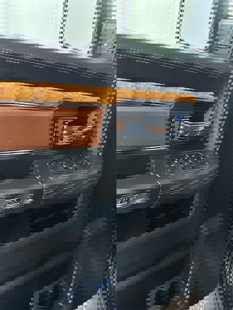 Used 2018 RAM 1500 Laramie Longhorn w/ Convenience Group image 9