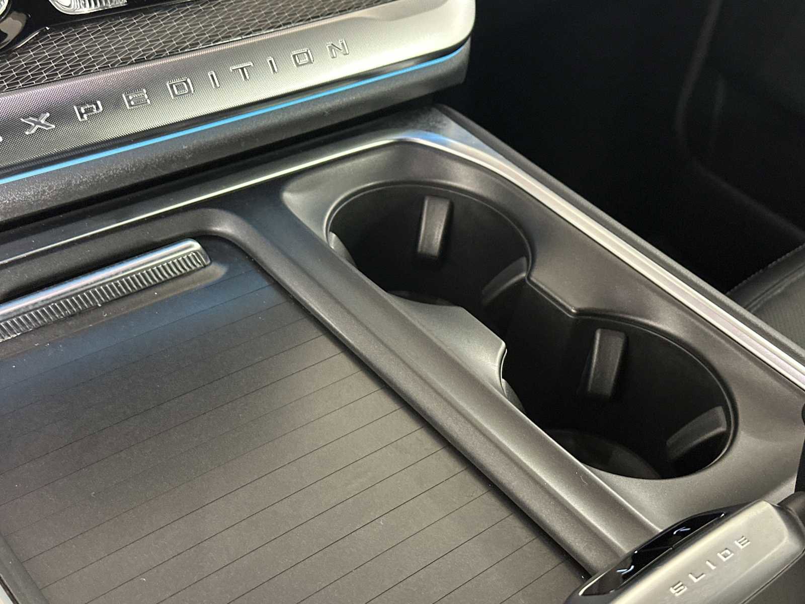 Used 2025 Ford Expedition Platinum w/ Stealth Performance Package image 34