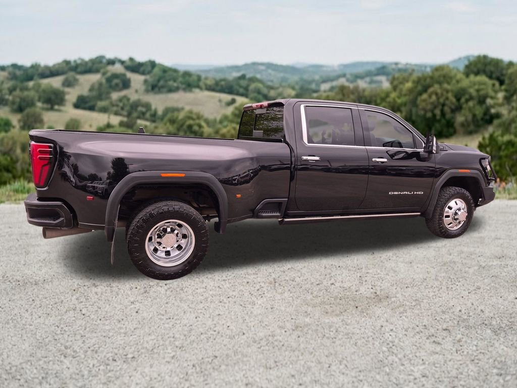 Used 2024 GMC Sierra 3500 Denali Ultimate AWD/4WD image 11